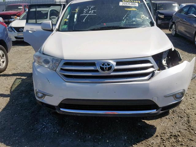 5TDBK3EH7DS211783 - 2013 TOYOTA HIGHLANDER WHITE photo 7