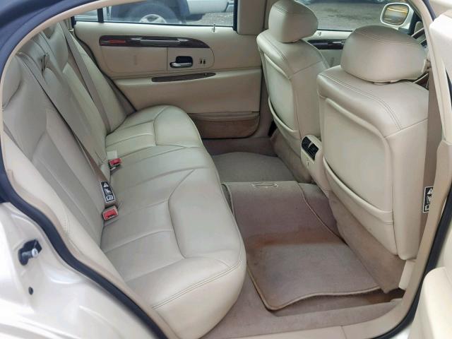 1LNHM85W32Y603804 - 2002 LINCOLN TOWN CAR C BEIGE photo 6