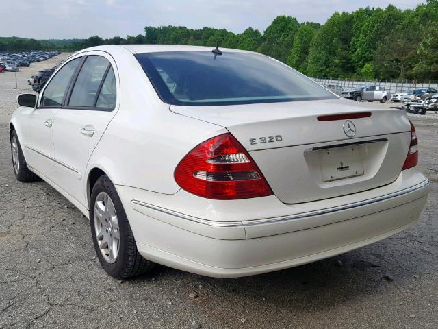 WDBUF65JX3A138937 - 2003 MERCEDES-BENZ E 320 WHITE photo 3