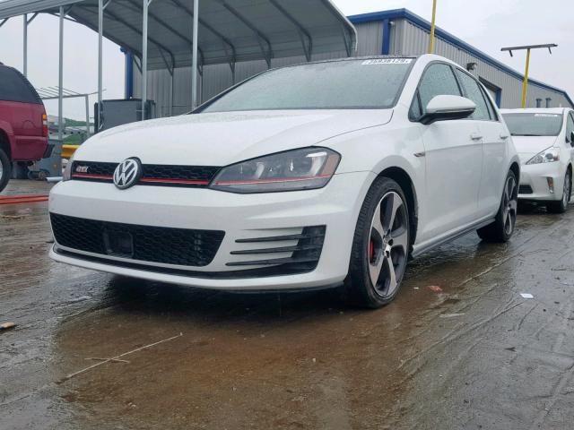 3VW447AUXHM011612 - 2017 VOLKSWAGEN GTI S/SE WHITE photo 2