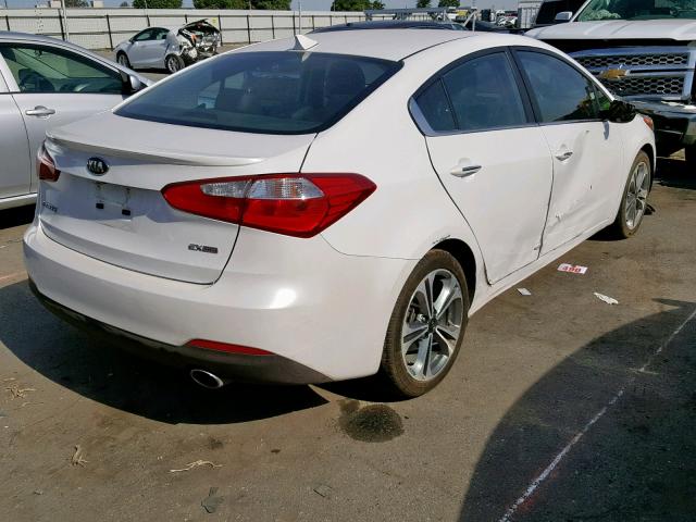 KNAFZ4A89F5406492 - 2015 KIA FORTE EX WHITE photo 4