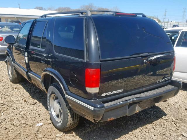 1GNDT13WXVK215774 - 1997 CHEVROLET BLAZER BLACK photo 3