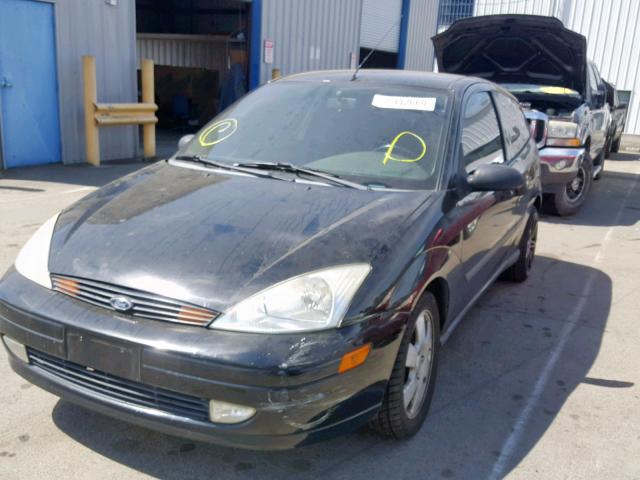 3FAFP31382R176254 - 2002 FORD FOCUS ZX3 BLACK photo 2