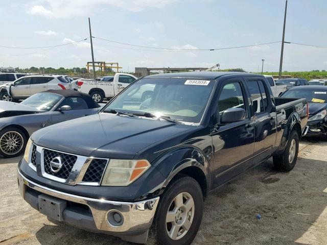 1N6AD09U17C455153 - 2007 NISSAN FRONTIER C BLACK photo 2