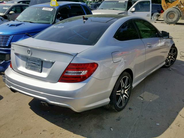 WDDGJ4HB4DF954963 - 2013 MERCEDES-BENZ C 250 SILVER photo 4