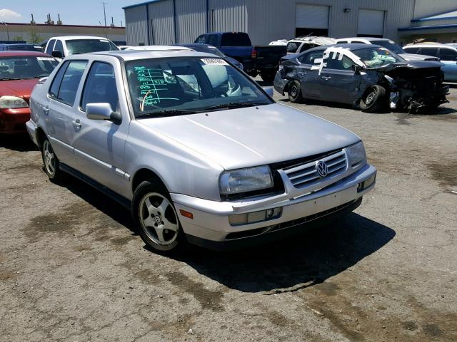 3VWPA81H7WM278377 - 1998 VOLKSWAGEN JETTA WOLF SILVER photo 1