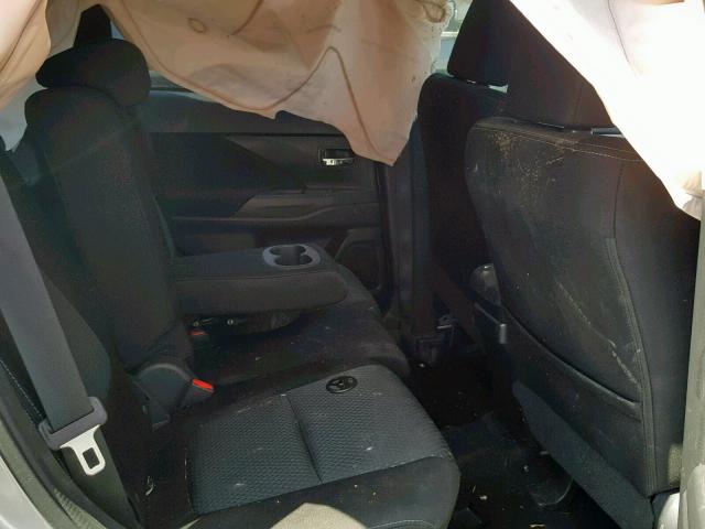 JA4AD2A34JJ001980 - 2018 MITSUBISHI OUTLANDER 银色 照片 6