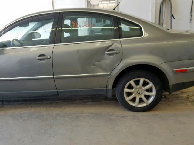 WVWPD63B24E296604 - 2004 VOLKSWAGEN PASSAT GLS GRAY photo 9