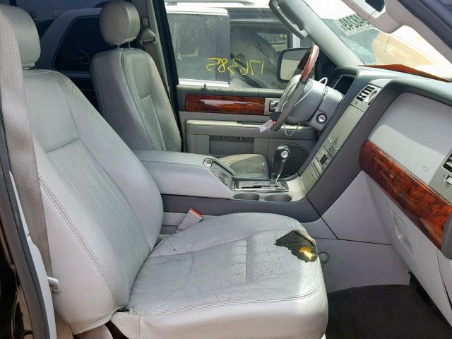 5LMFU27595LJ15741 - 2005 LINCOLN NAVIGATOR შავი ფოტო 5