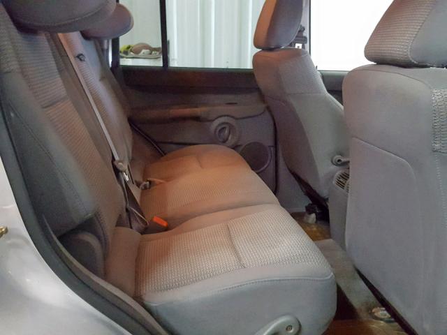 1J8HG48K46C332485 - 2006 JEEP COMMANDER SILVER photo 6