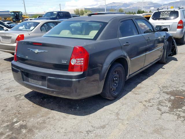 2C3LA53G08H211274 - 2008 CHRYSLER 300 TOURIN BLACK photo 4