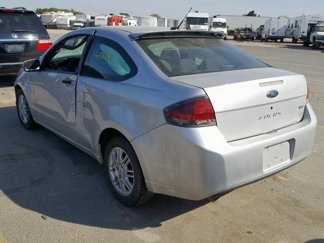 1FAHP33N19W149752 - 2009 FORD FOCUS SES SILVER photo 3