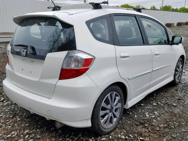 JHMGE8H54DC006658 - 2013 HONDA FIT SPORT WHITE photo 4