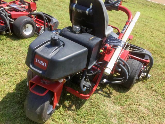 250000349 - 2010 TORO 3100 MOWER RED photo 4