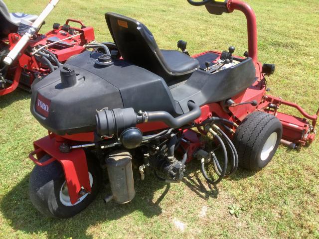 200000964 - 2010 TORO 3250DMOWER RED photo 3