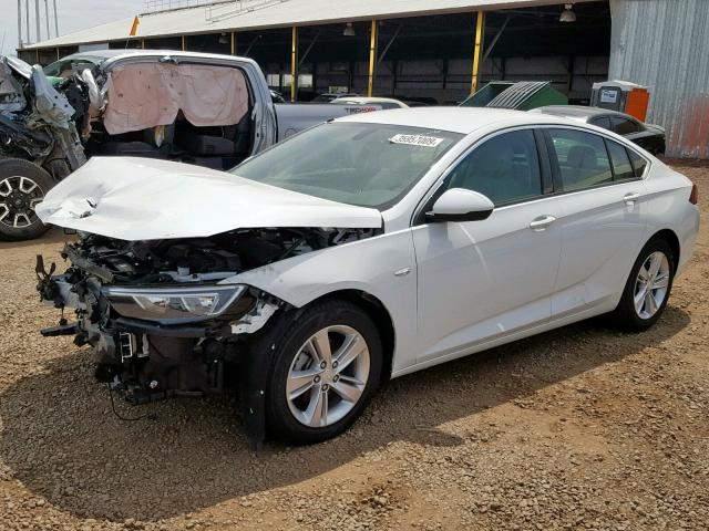 W04GL6SX9J1088992 - 2018 BUICK REGAL PREF WHITE photo 2