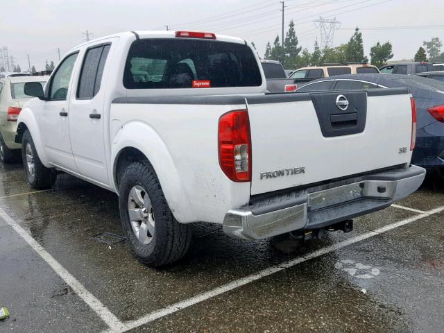 1N6AD0ER9AC411605 - 2010 NISSAN FRONTIER C WHITE photo 3