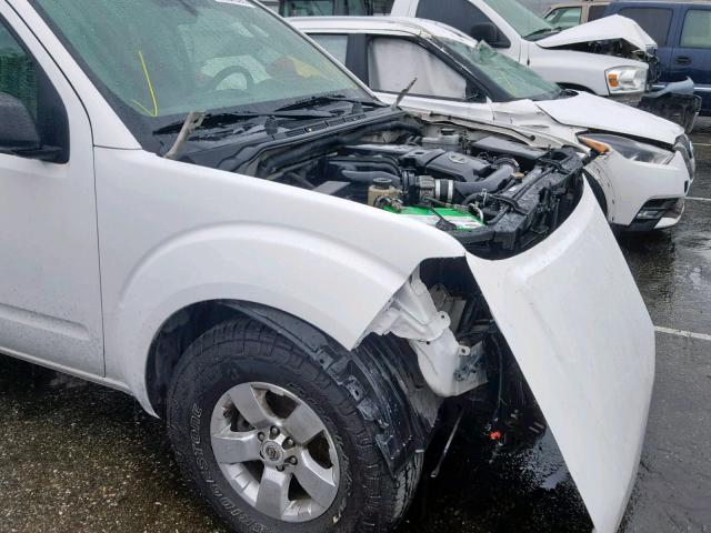 1N6AD0ER9AC411605 - 2010 NISSAN FRONTIER C WHITE photo 9