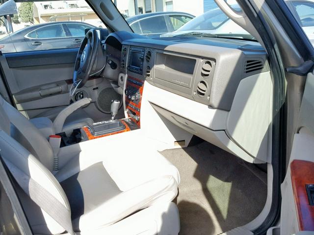1J8HH58NX6C125922 - 2006 JEEP COMMANDER GOLD photo 5