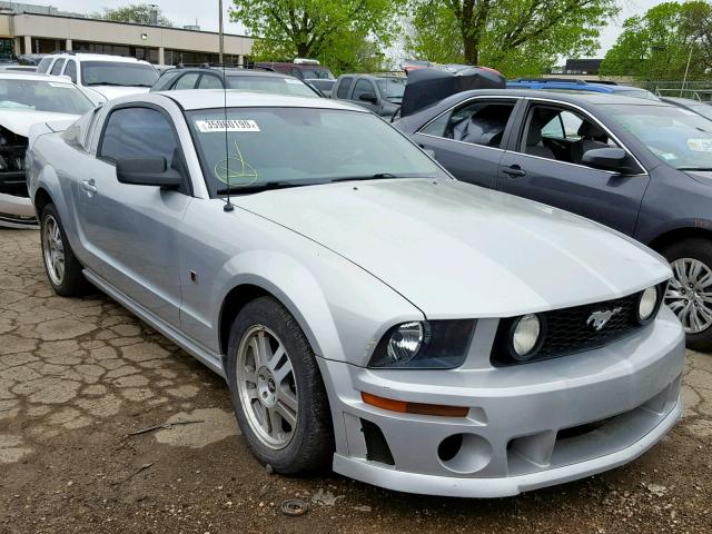 1ZVFT82H465159339 - 2006 FORD MUSTANG GT SILVER photo 1
