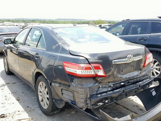 4T4BF3EK5AR047829 - 2010 TOYOTA CAMRY BASE GRAY photo 3