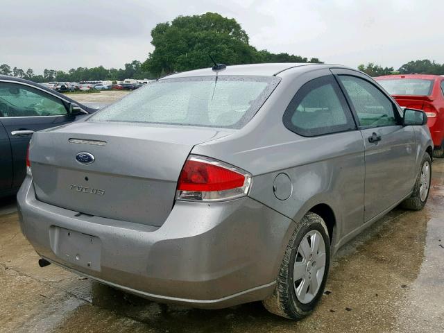 1FAHP32N48W286202 - 2008 FORD FOCUS S/SE GRAY photo 4