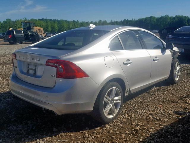 YV126MFB4F2312854 - 2015 VOLVO S60 PREMIE SILVER photo 4