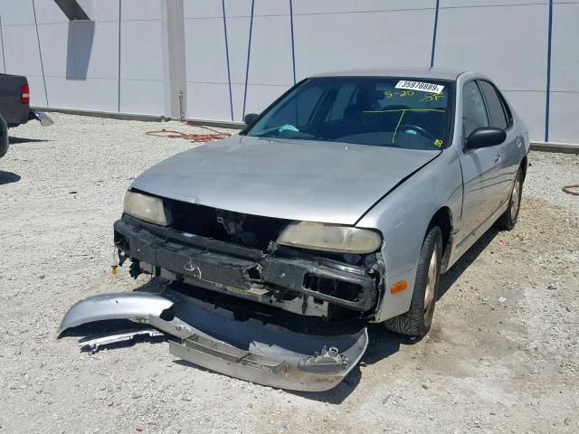 1N4BU31D2VC226696 - 1997 NISSAN ALTIMA XE SILVER photo 2