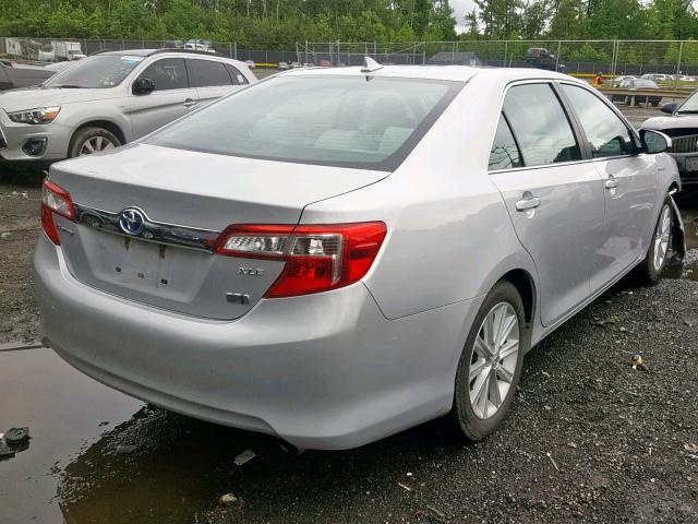 4T1BD1FK5EU115586 - 2014 TOYOTA CAMRY HYBR SILVER photo 4