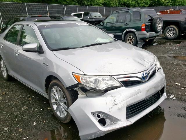 4T1BD1FK5EU115586 - 2014 TOYOTA CAMRY HYBR SILVER photo 9