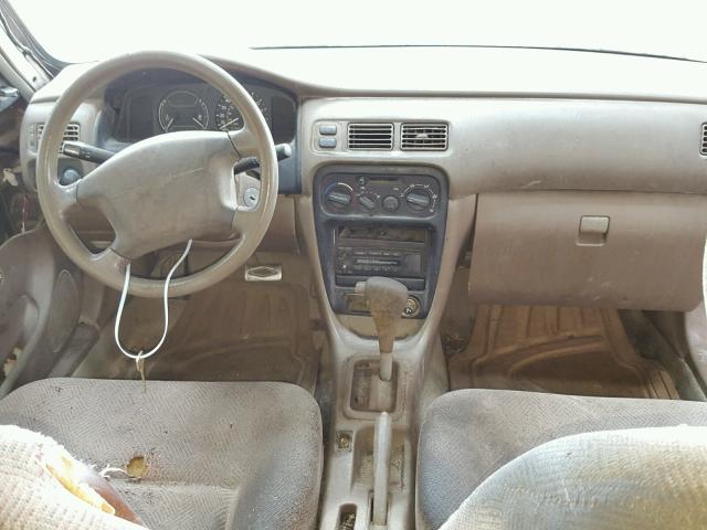 1Y1SK5283WZ426607 - 1998 CHEVROLET GEO PRIZM TAN photo 9