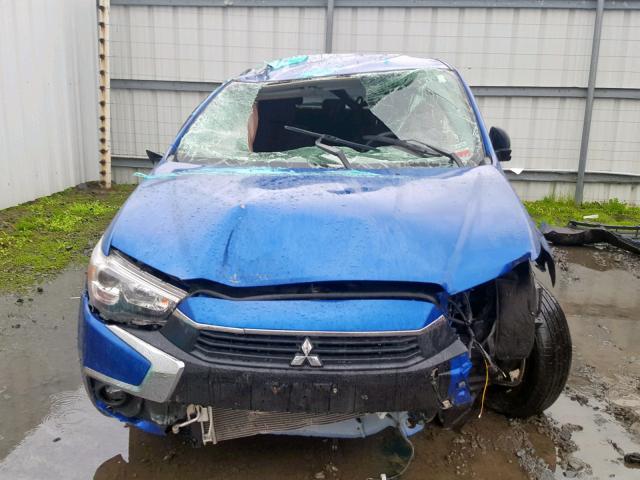 JA4AR3AU9HZ044884 - 2017 MITSUBISHI OUTLANDER BLUE photo 9