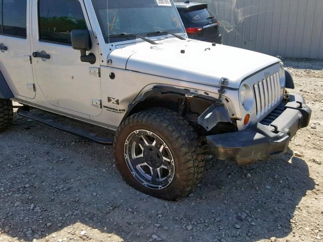 1J4GA39127L107272 - 2007 JEEP WRANGLER X SILVER photo 9