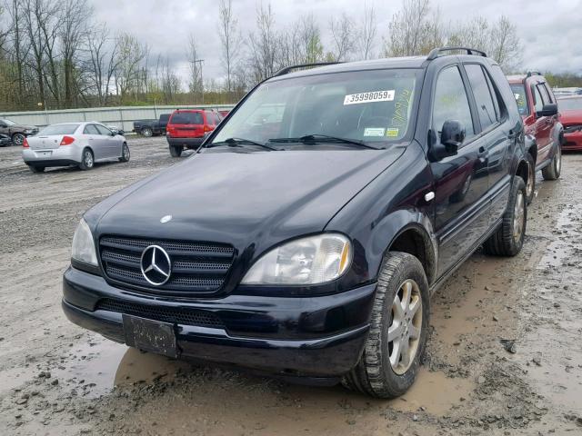 4JGAB72E6YA194583 - 2000 MERCEDES-BENZ ML 430 BLACK photo 2