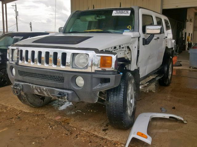 5GTDN13E678109339 - 2007 HUMMER H3 WHITE photo 2