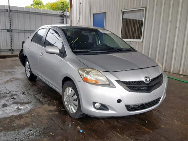 JTDBT923884019234 - 2008 TOYOTA YARIS SILVER photo 1