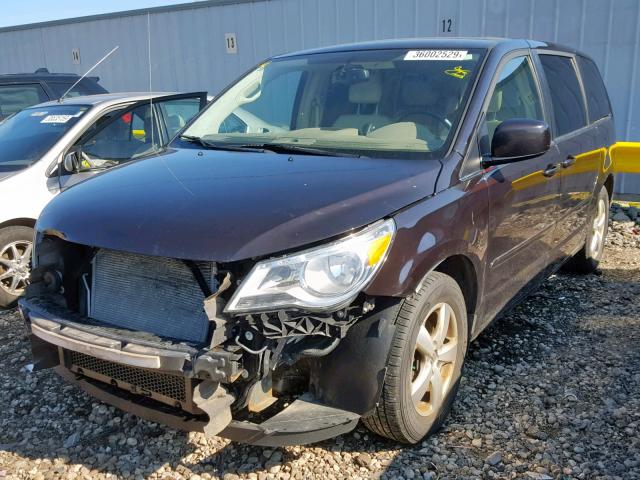 2V4RW3D11AR395622 - 2010 VOLKSWAGEN ROUTAN SE BLACK photo 2