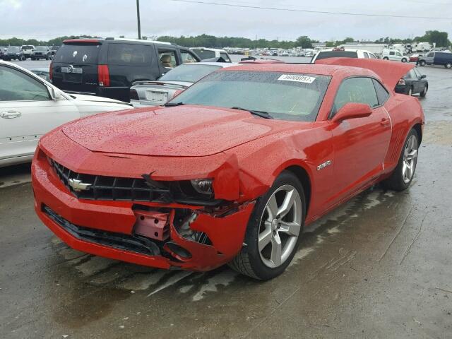 2G1FA1ED9B9143930 - 2011 CHEVROLET CAMARO LS RED photo 2