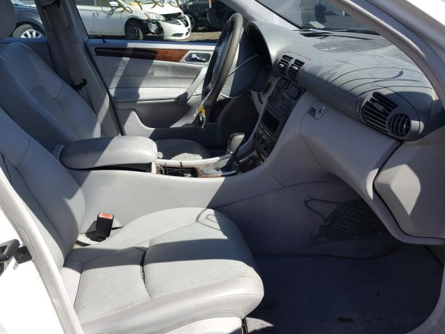 WDBRF61J53A418762 - 2003 MERCEDES-BENZ C 240 WHITE photo 5