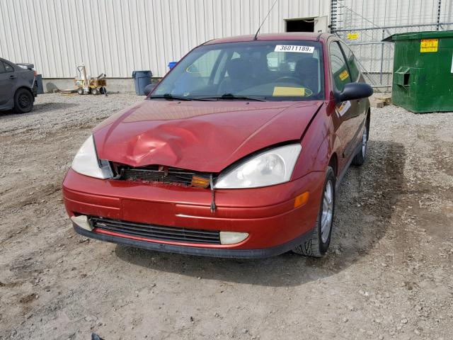 3FAFP3130YR210034 - 2000 FORD FOCUS ZX3 RED photo 2