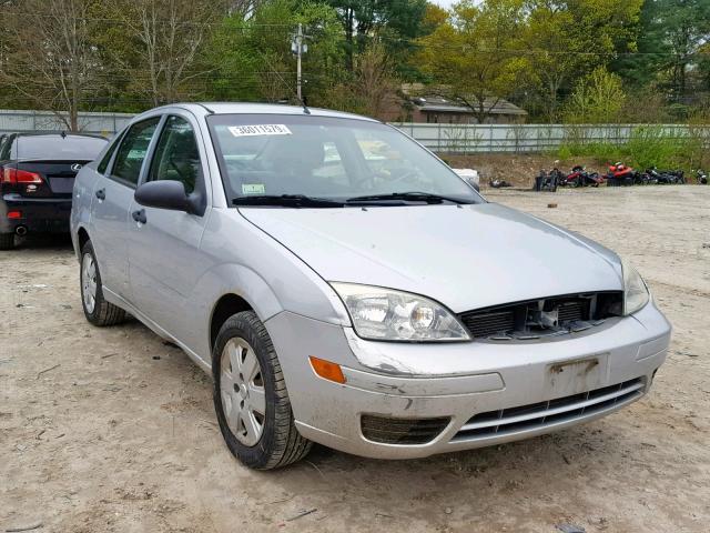 1FAHP34N77W186512 - 2007 FORD FOCUS ZX4 SILVER photo 1