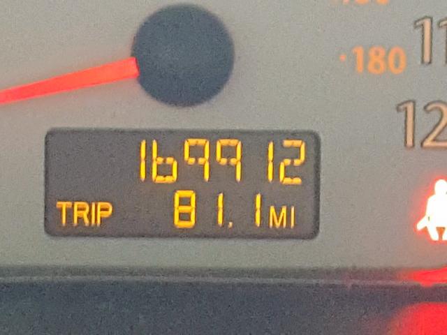 1G8AV14F04Z104980 - 2004 SATURN ION LEVEL RED photo 8