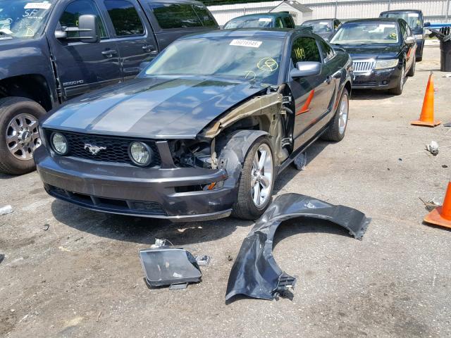 1ZVHT82H195128451 - 2009 FORD MUSTANG GT GRAY photo 2