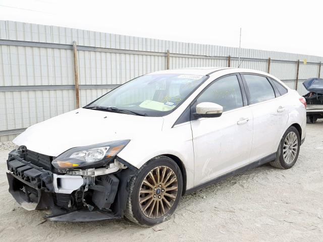 1FAHP3J25CL155197 - 2012 FORD FOCUS TITA WHITE photo 2