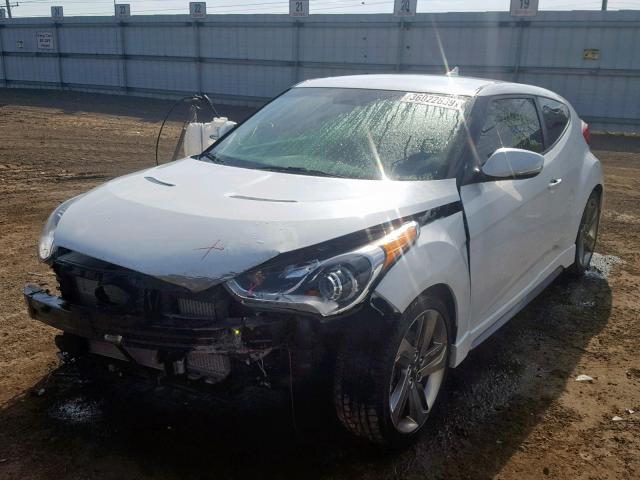 KMHTC6AE9FU221580 - 2015 HYUNDAI VELOSTER T WHITE photo 2