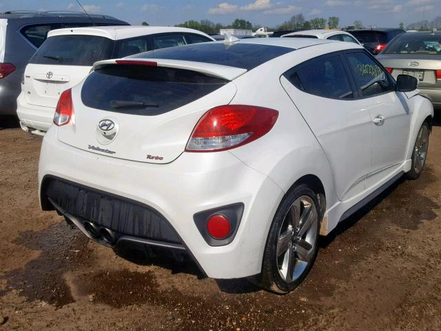 KMHTC6AE9FU221580 - 2015 HYUNDAI VELOSTER T WHITE photo 4