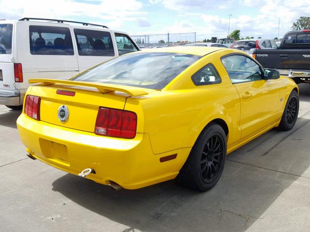 1ZVFT82H265135041 - 2006 FORD MUSTANG GT YELLOW photo 4