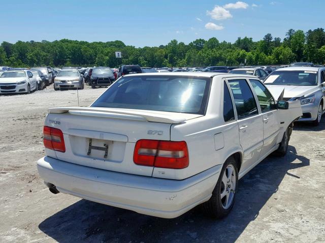 YV1LS5379W1546483 - 1998 VOLVO S70 T5 TUR WHITE photo 4