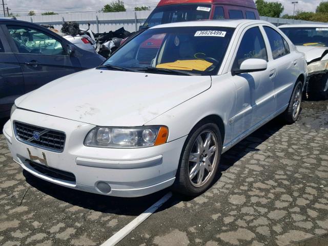 YV1RS592762542819 - 2006 VOLVO S60 2.5T WHITE photo 2