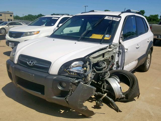 KM8JN12D28U882610 - 2008 HYUNDAI TUCSON SE WHITE photo 2